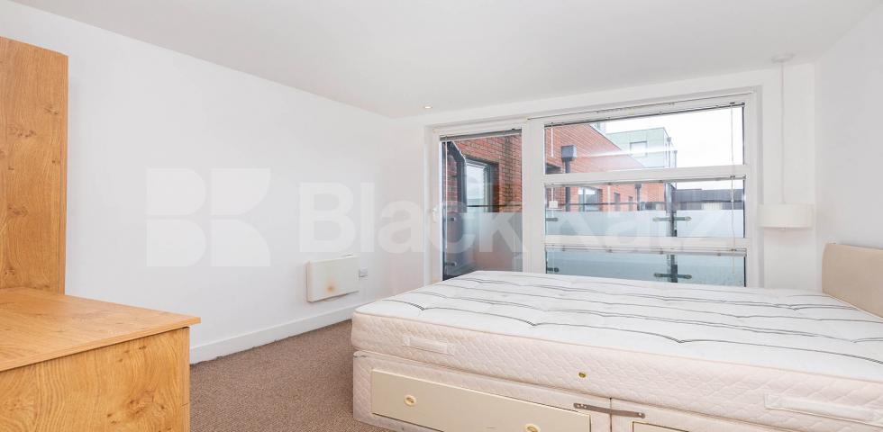 			3 Bedroom, 2 bath, 1 reception Flat			 Tiltman Place, Holloway